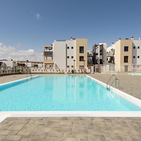 Homeforguest Apartamento En Residencia De Lujo Con Terraza Y Piscina La Guirra Bagian luar foto