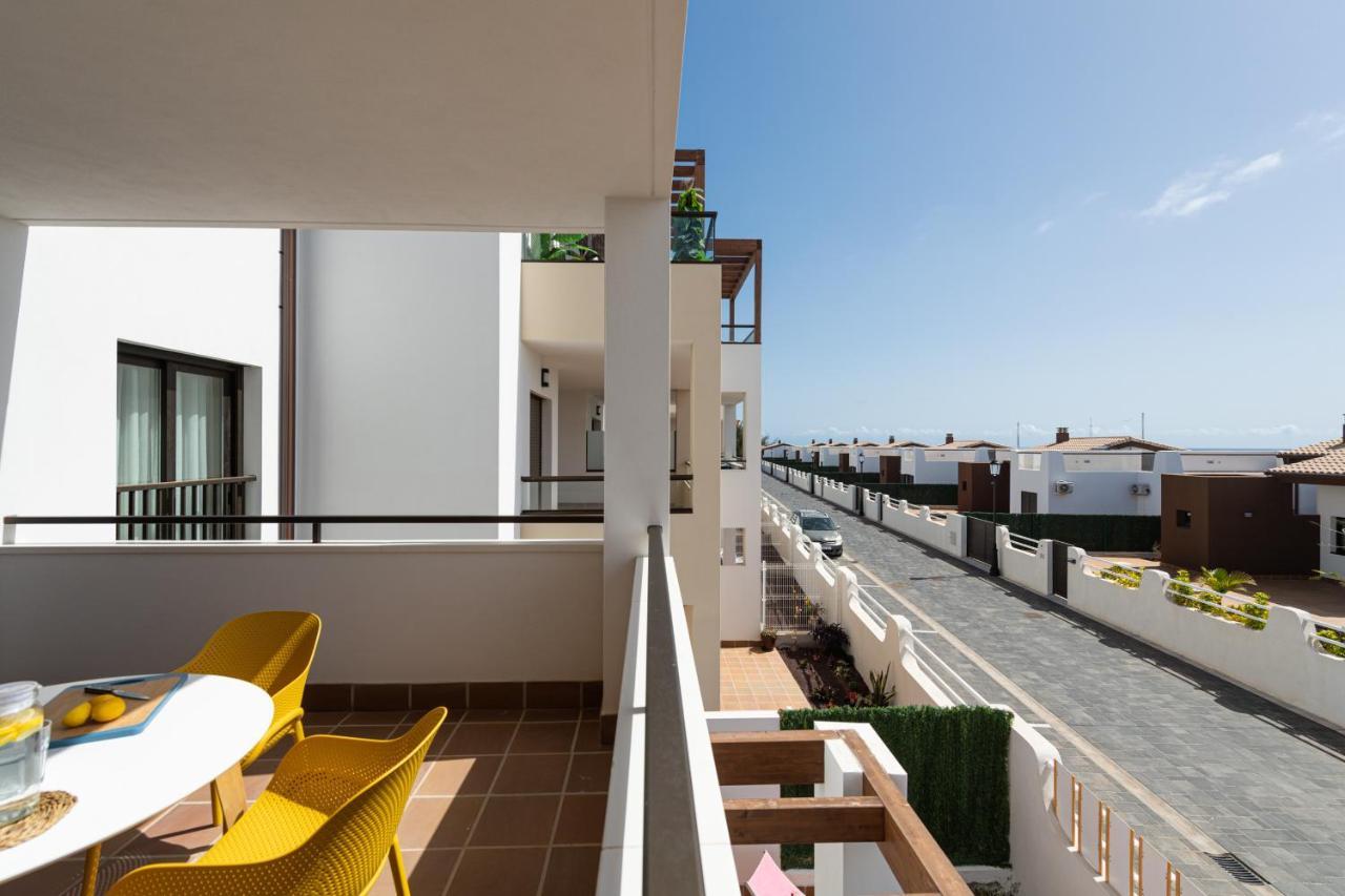 Homeforguest Apartamento En Residencia De Lujo Con Terraza Y Piscina La Guirra Bagian luar foto