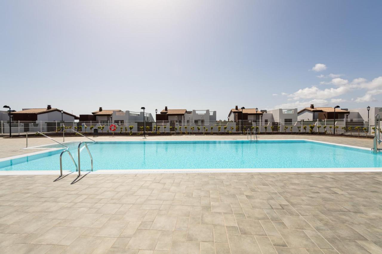 Homeforguest Apartamento En Residencia De Lujo Con Terraza Y Piscina La Guirra Bagian luar foto