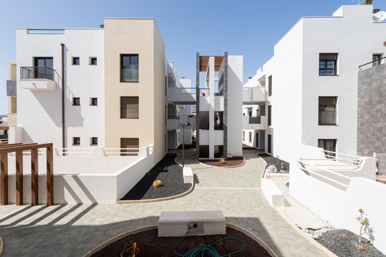 Homeforguest Apartamento En Residencia De Lujo Con Terraza Y Piscina La Guirra Bagian luar foto