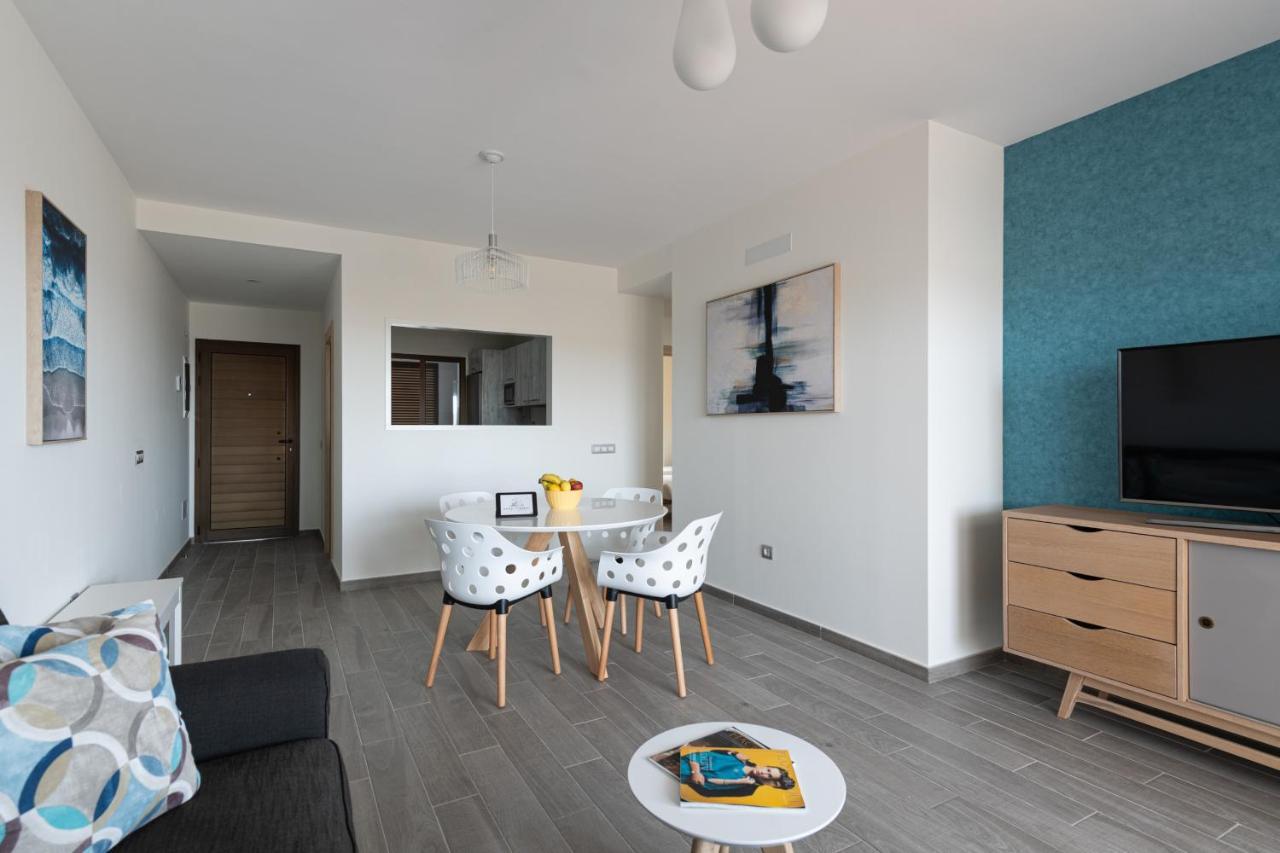 Homeforguest Apartamento En Residencia De Lujo Con Terraza Y Piscina La Guirra Bagian luar foto