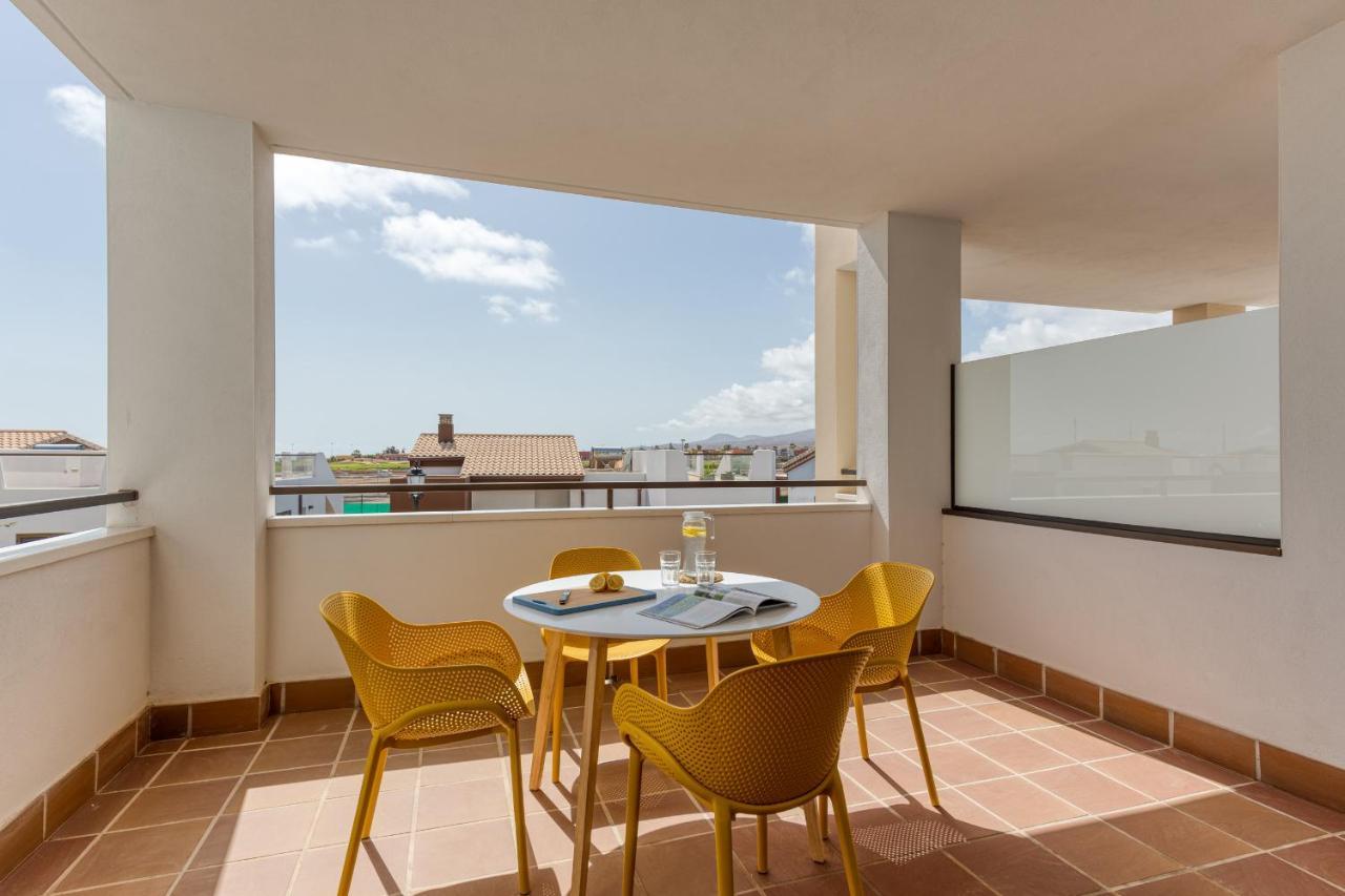 Homeforguest Apartamento En Residencia De Lujo Con Terraza Y Piscina La Guirra Bagian luar foto